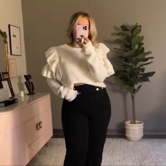 Ruffle sleeve sweater - Picture 5 of 5